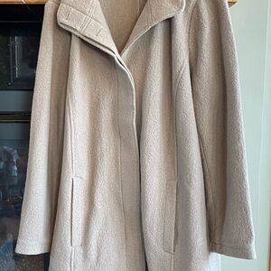 L.L. Bean Women's Light Tan Trench Coat